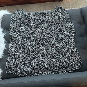 Sanctuary flowered top, black and white, size large.